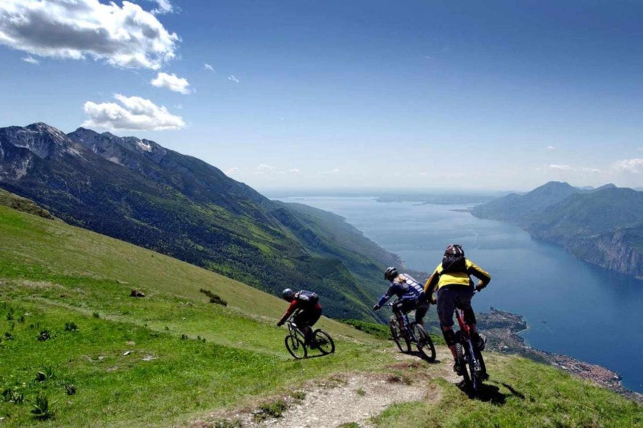 Relax Suite Holiday Apartment Cin It02215Cpajvf Riva del Garda Exteriör bild